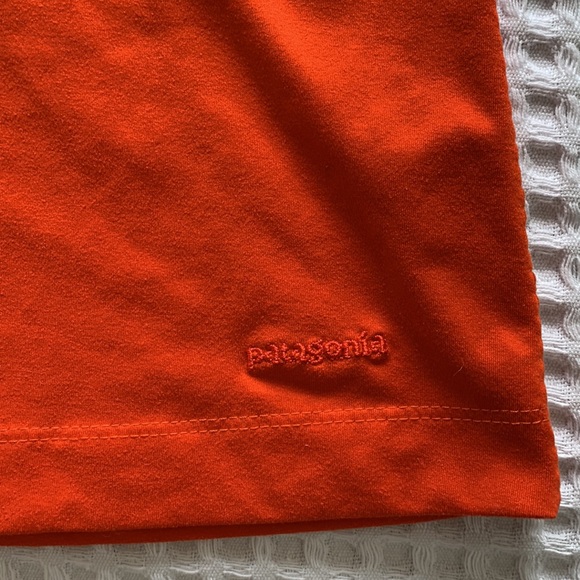 Women’s Patagonia Workout Shirt - NWOT - Picture 2 of 16